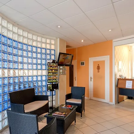 Ξενοδοχείο Hotellerie Jean 2*