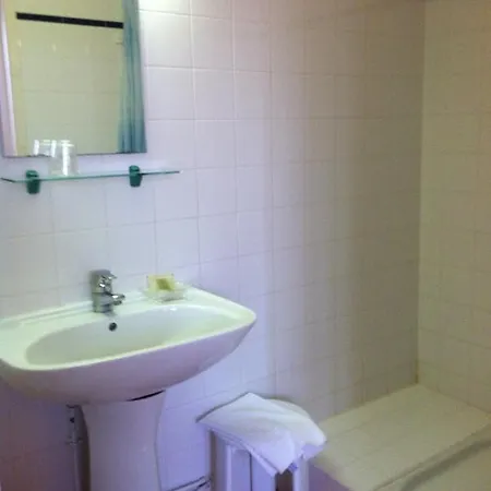 מלון Hotellerie Jean 2*