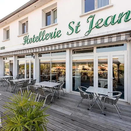 Hotellerie Jean מלון